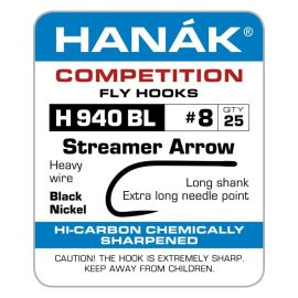 Verpackungs-Etikett der Hanak Competition Fly Hooks H940BL Streamer Arrow Größe #8 mit 25 Stück Inhalt; abgebildet ist das Hakenprofil mit dickem Draht, langem Schenkel, extra langer Nadelspitze sowie der Kennzeichnung Heavy Wire, Black Nickel und Hi-Carb