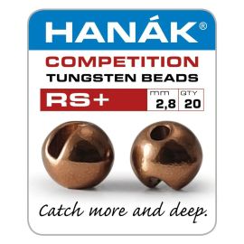 Produkt-Verpackungs-Etikett der Hanak Competition Tungsten Beads RS+ 2,8 mm in Metallic Brown mit 20 Stück Inhalt; abgebildet sind zwei glänzende, metallic-braune Wolframperlen mit schmalem Schlitz von vorne und der Seite sowie der Slogan "Catch more and 