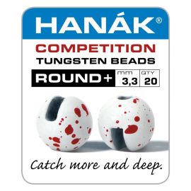 Produkt-Verpackungs-Etikett der Hanak Competition Tungsten Beads ROUND+ 3,3 mm mit 20 Stück Inhalt; abgebildet sind zwei geschlitzte, matte weiße Wolframperlen mit feinen roten Punkten von vorne und der Seite sowie der Slogan "Catch more and deep"