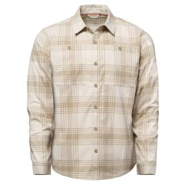 Simms Tailout Flannel Louie Plaid in Stone, Vorderansicht des beige-cremefarben karierten Flanellhemds mit Kragen, Knopfleiste mit beigen Knöpfen, zwei Brusttaschen mit Knopf und Simms Etikett im Nacken