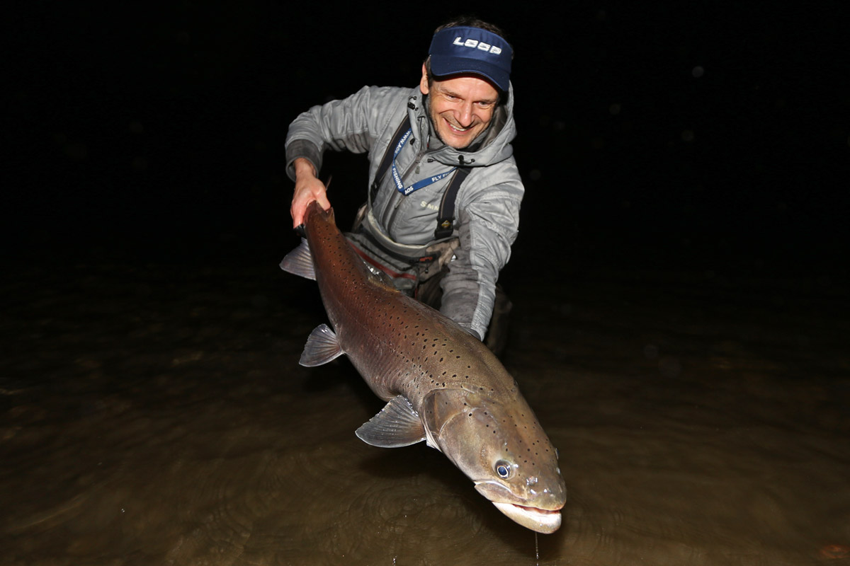 Fliegenfischen auf Huchen - 5 Tipps gegen die Kälte, Hochprozentiges